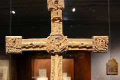 New York Cloisters 43 014 The Treasury - The Cloisters Cross - Walrus Ivory, England 12C
